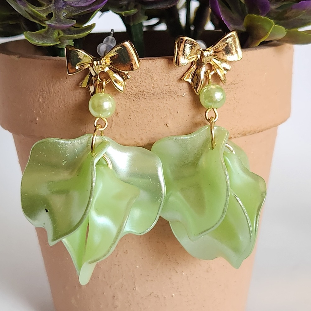 Gold Bow Sage‎ Green Iridescent Flower Petal Drop Earrings Faux Pearl Dangle 2"